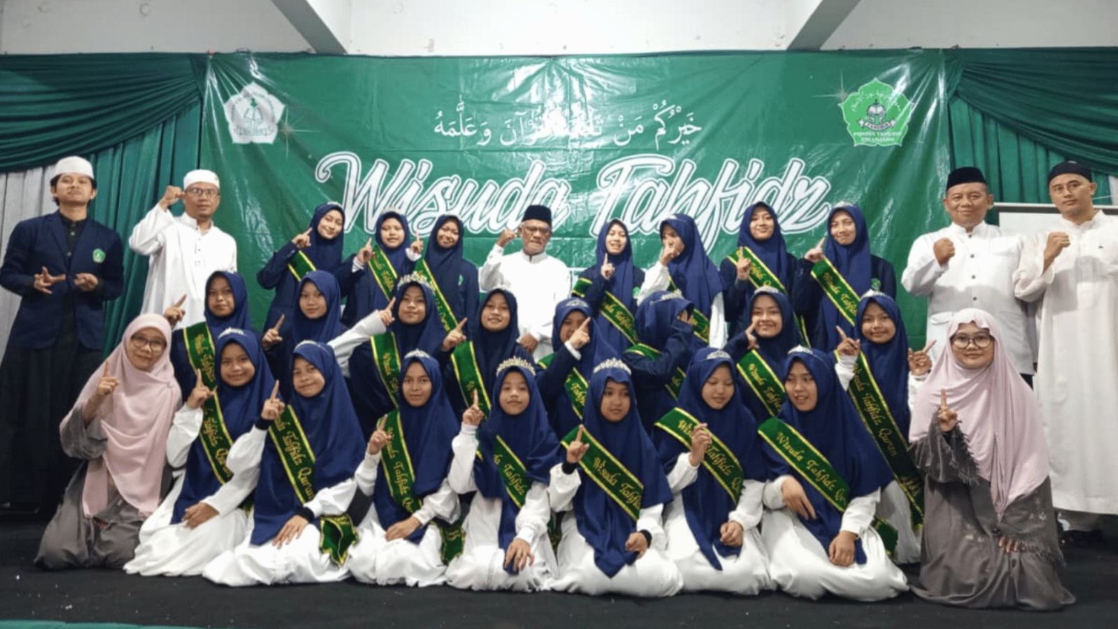 Membentuk Generasi Berilmu & Berakhlak